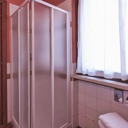 In 22083 * Peschiera del Garda