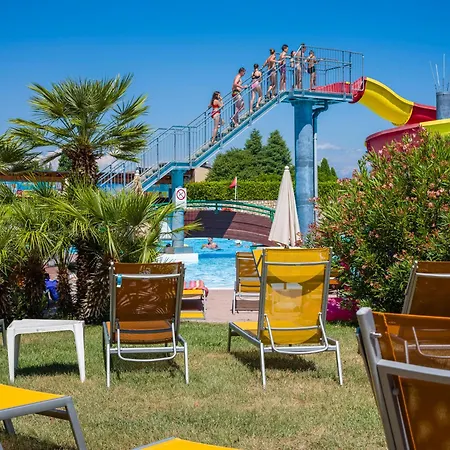 In 22083 * Peschiera del Garda